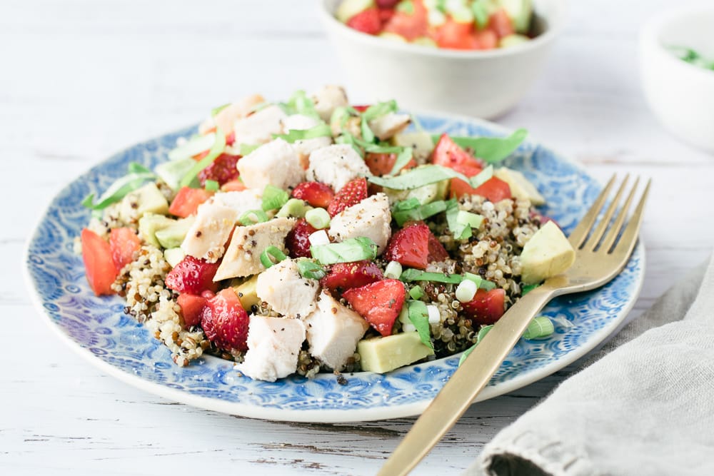 salade quinoa poulet fraise basilic