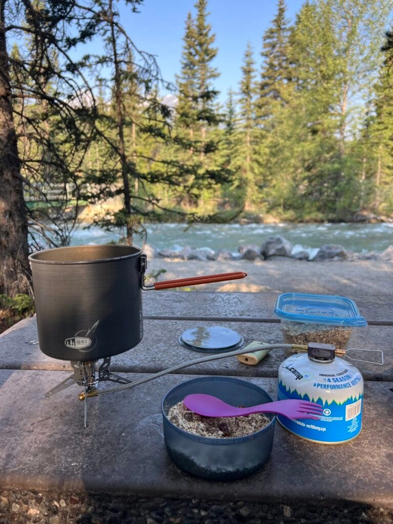 gruau camping près de la rivière 