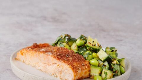 saumon grillé et salade edamames concombre