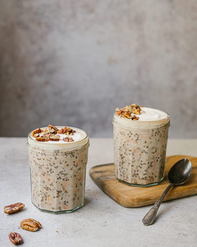 gruau frigo préparé la veille dans 2 pots saveur gâteau aux carottes 